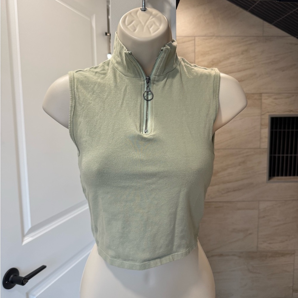 Rue21 Light Green Sleeveless Zip-Up Tank Top